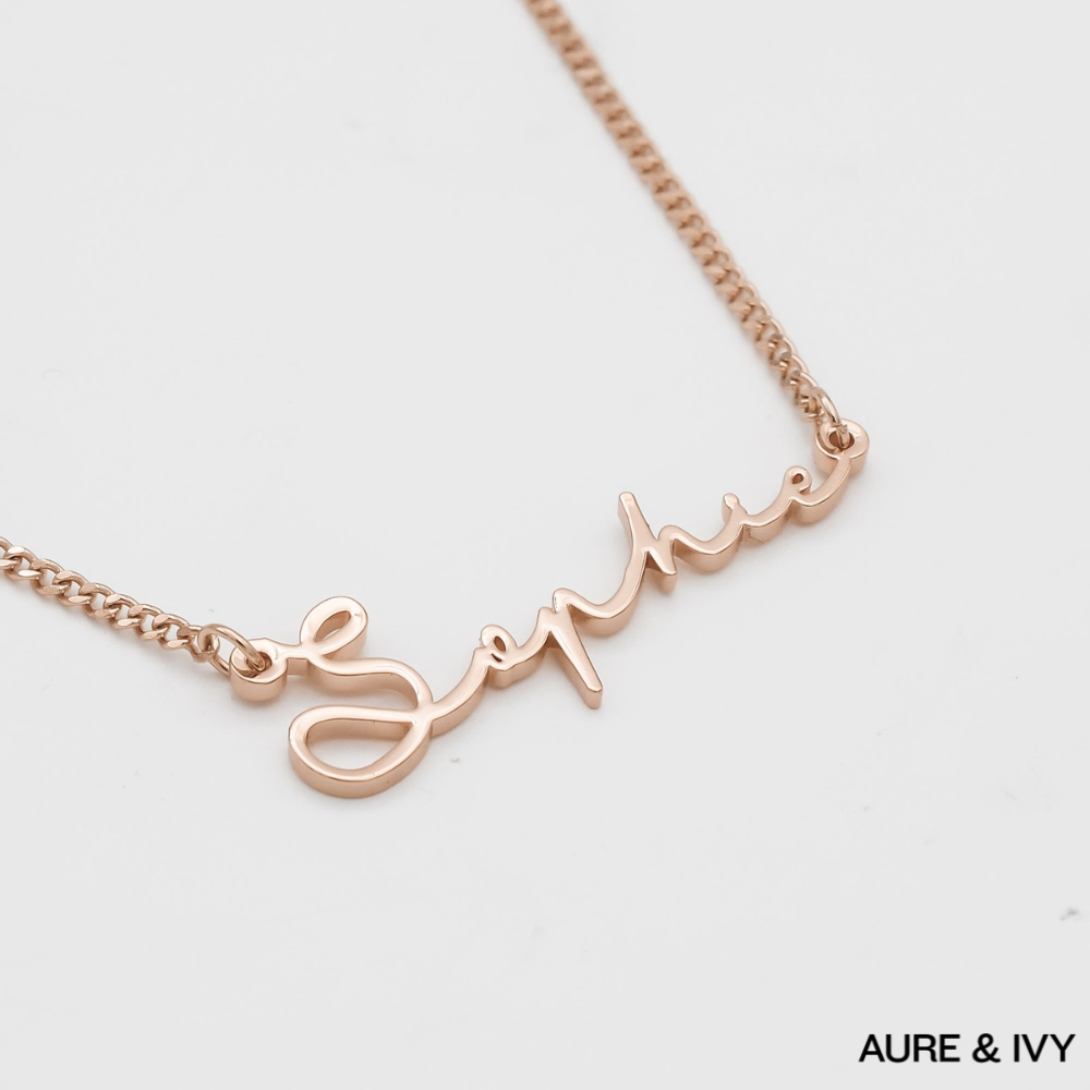 Selina Custom Name Necklace (Horizontal)
