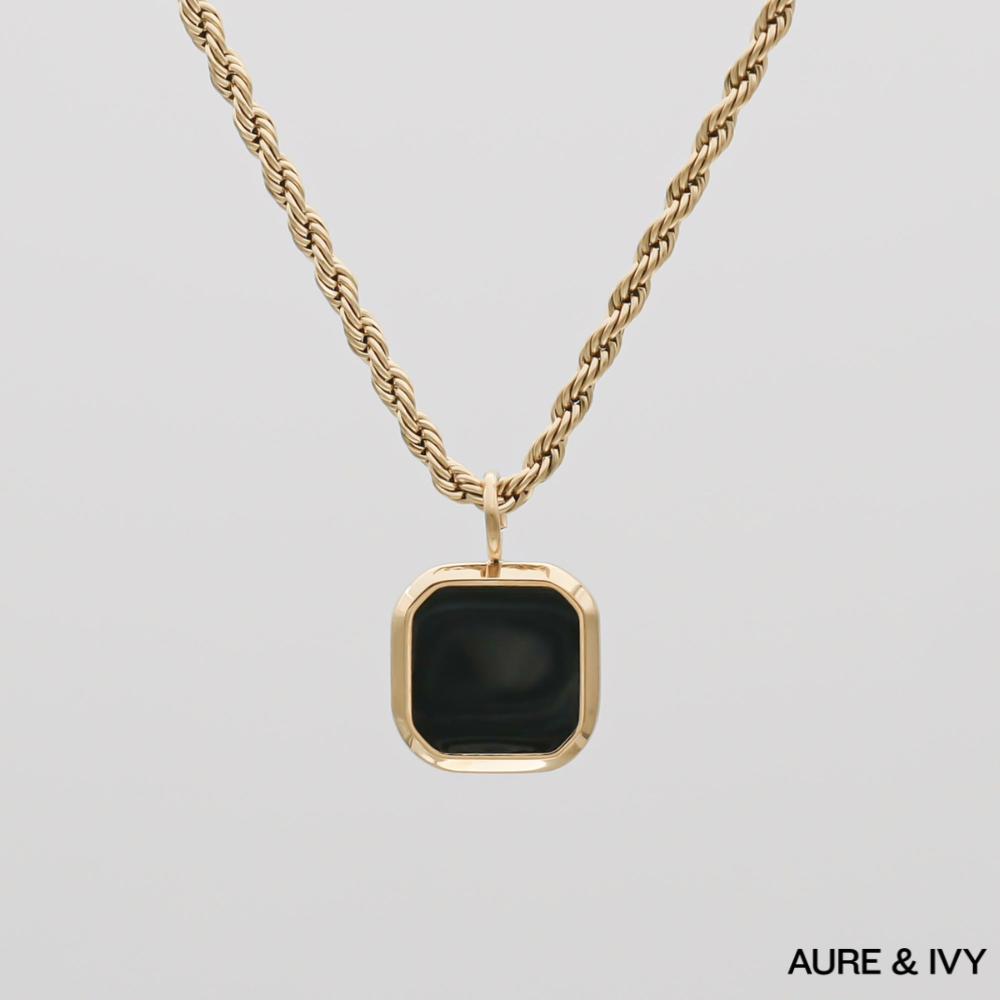 Zola Onyx Pendant Necklace