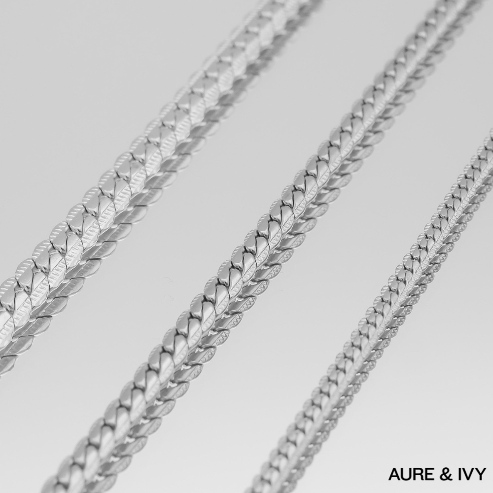 Zuri Hammered Curb Chain