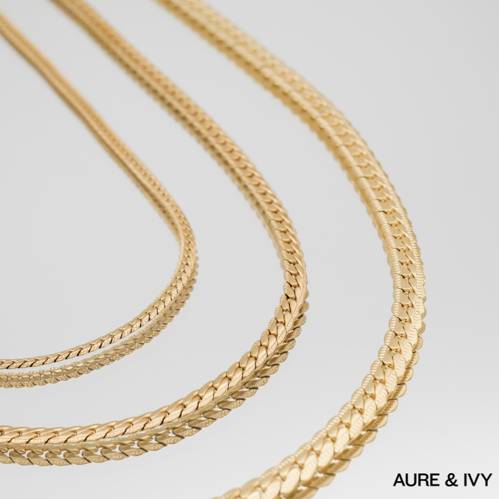 Zuri Hammered Curb Chain