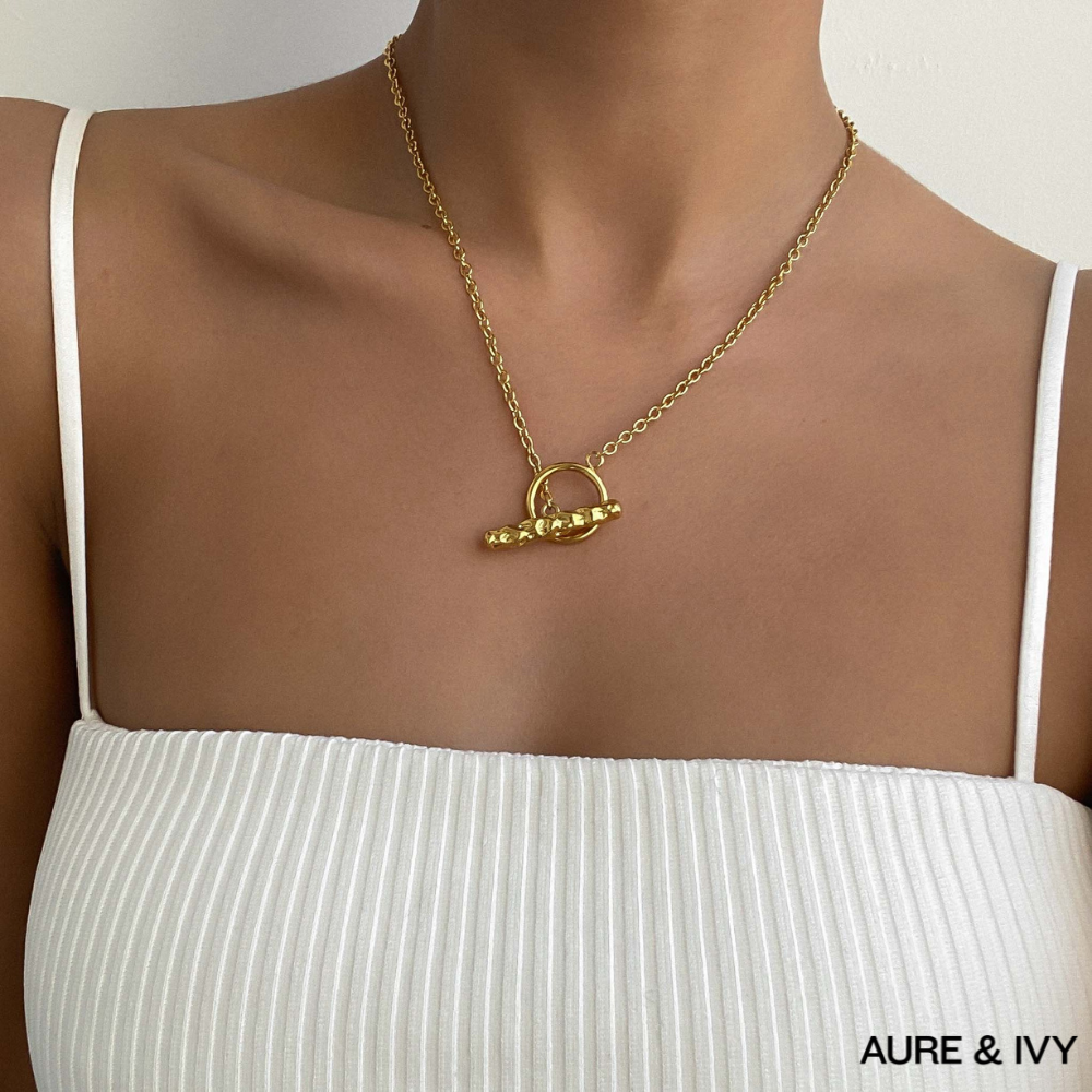 Tilly Toggle Bar Necklace