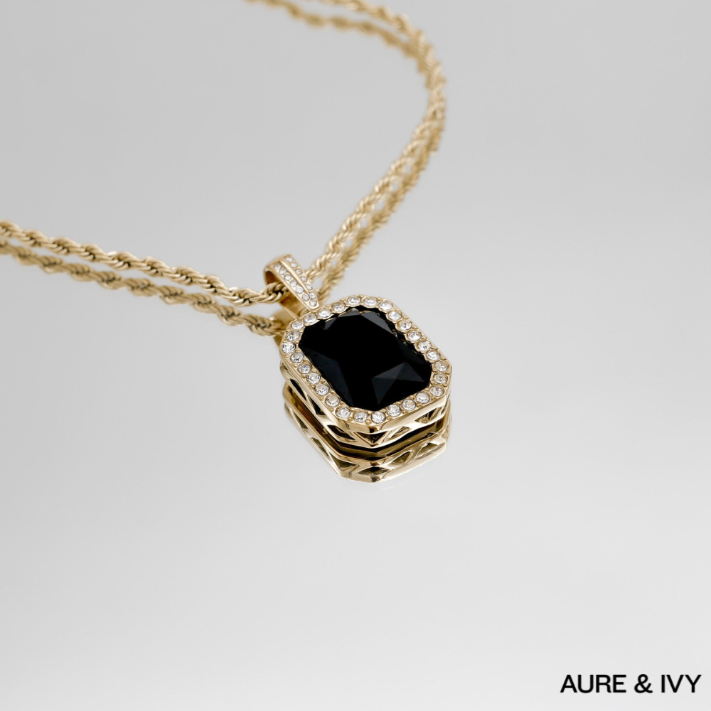 Amelia Onyx Tablet Necklace