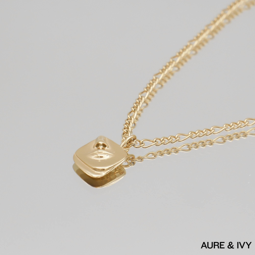 Soléa Face Necklace