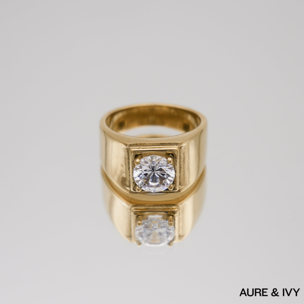 Zora Signet Ring