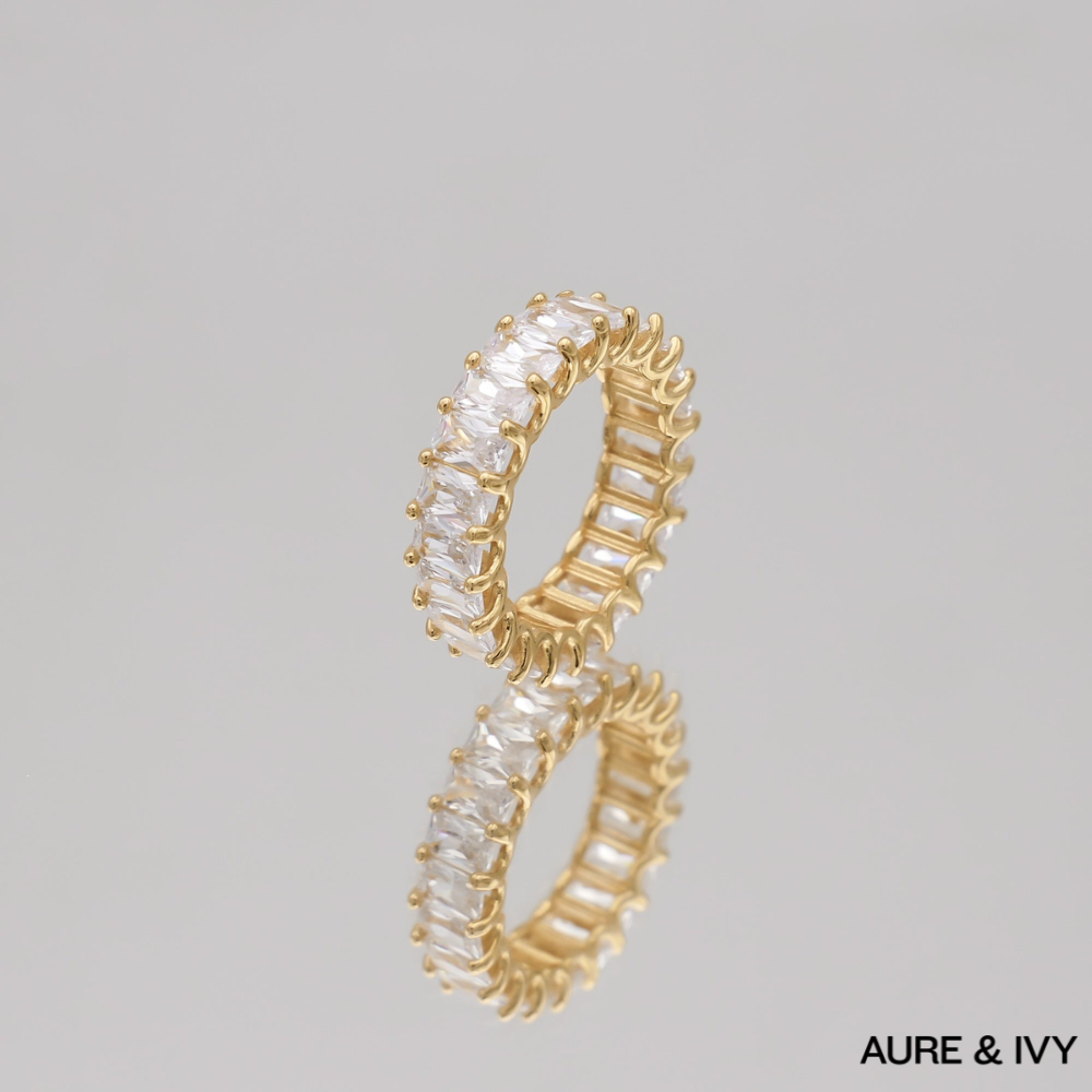 Zarina Glow Ring