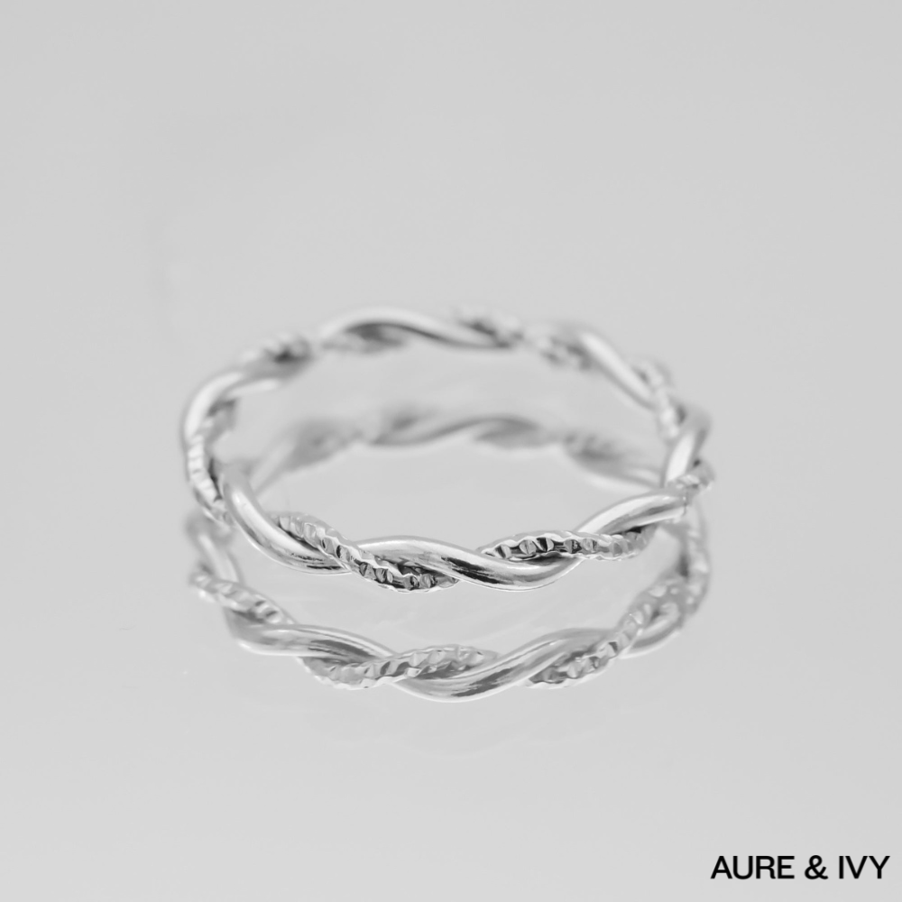 Aveline Spiral Band