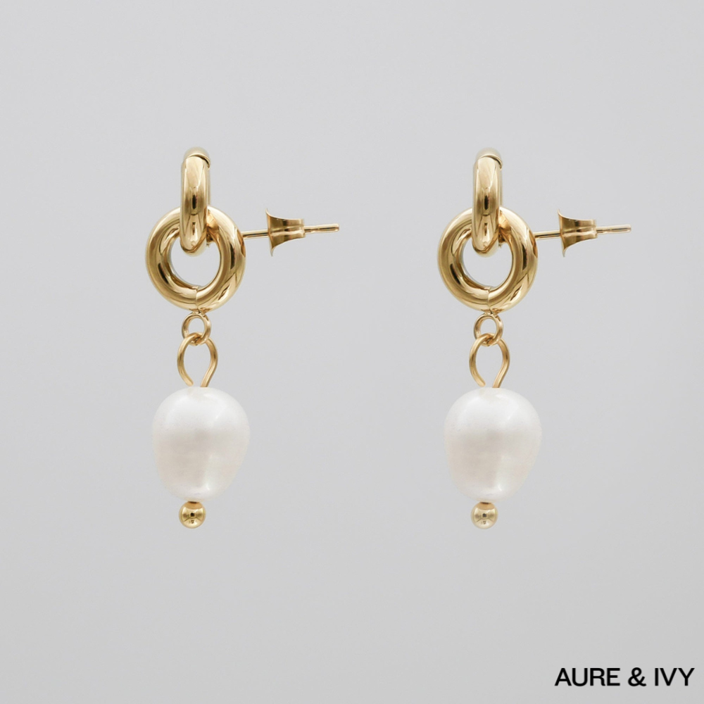 Mira Pearl Earrings