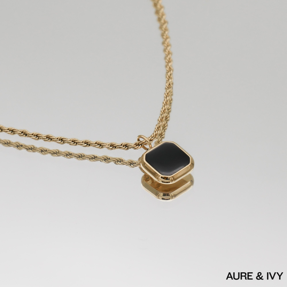 Zola Onyx Pendant Necklace