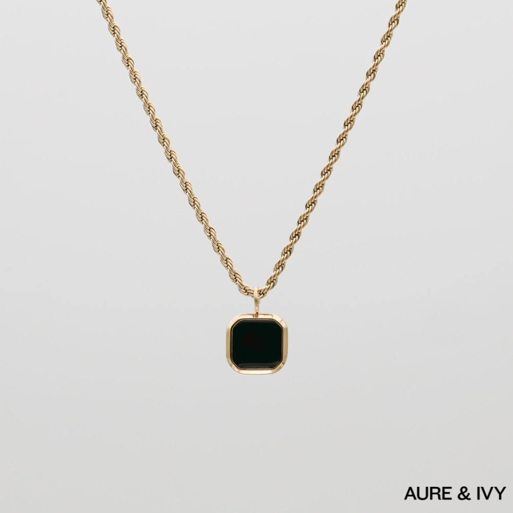 Zola Onyx Pendant Necklace