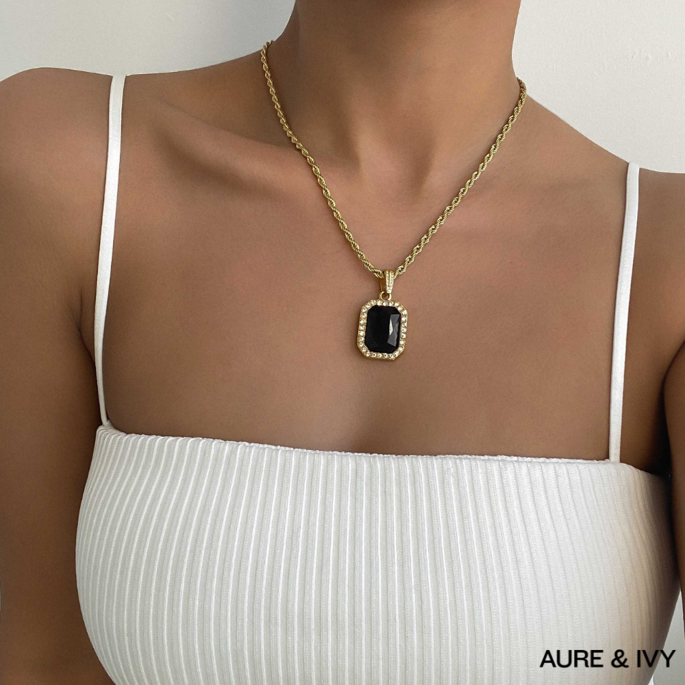 Amelia Onyx Tablet Necklace