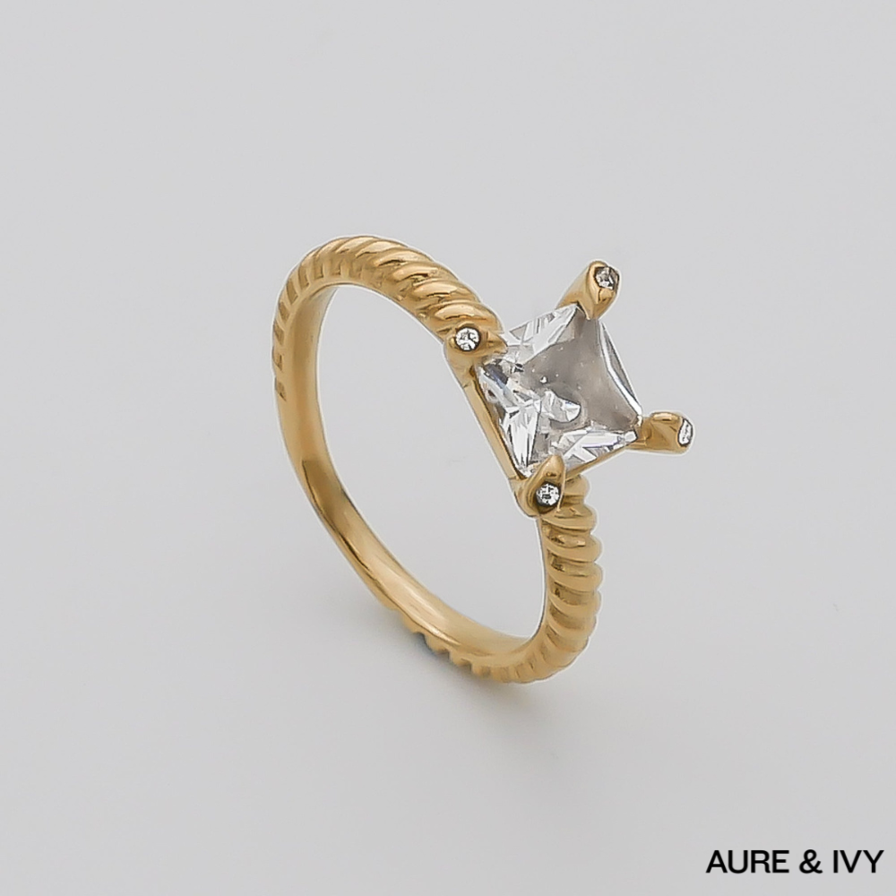 Seren Gemstone Twist Ring