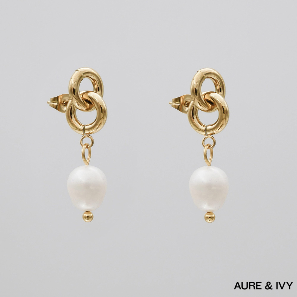 Mira Pearl Earrings